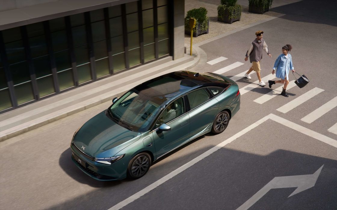 2024 Xpeng P5 Veículo Elétrico EV Carro Elétrico Largo Alcance 480km 155KW Potência 170km/h